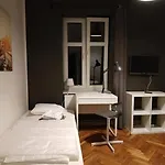 3-Bedroom-Flat, Free Parking, 24 Hour-Check-In