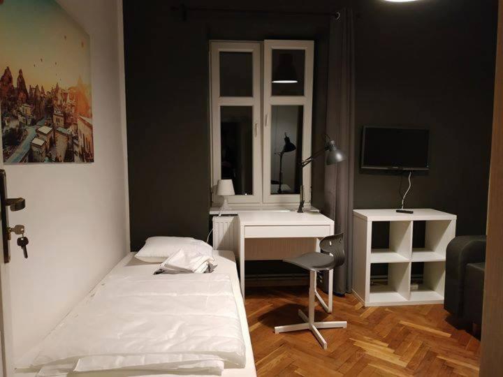 Apartament 3-Bedroom-Flat, Free Parking, 24 Hour-Check-In *